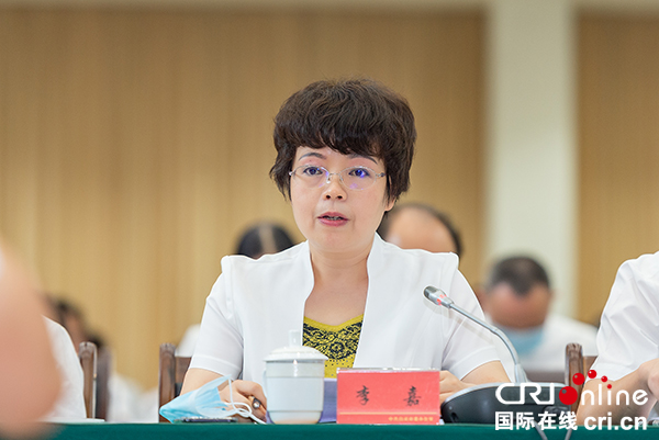 图片默认标题_fororder_5自贡市人大代表李嘉发言(摄影-廖志全)