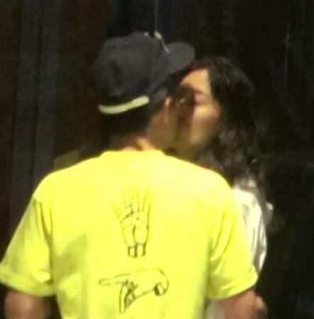 陈冠希亲吻25岁人妻 女方丈夫发怒：婚还没离