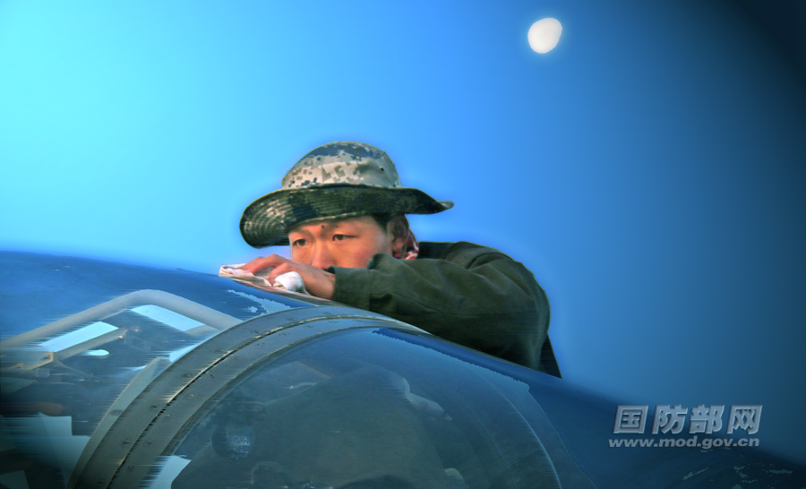 驻守高原歼11垂尾有独特标志 驻守高原歼11垂尾有独特标志