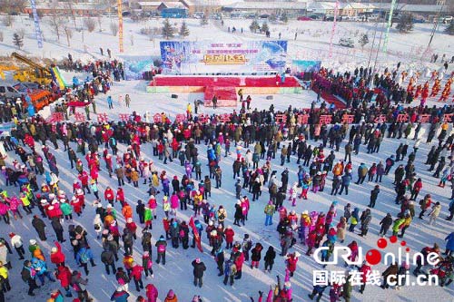 供稿【龙游天下】汤旺河“穿越林海雪原”马拉松赛鸣枪开赛