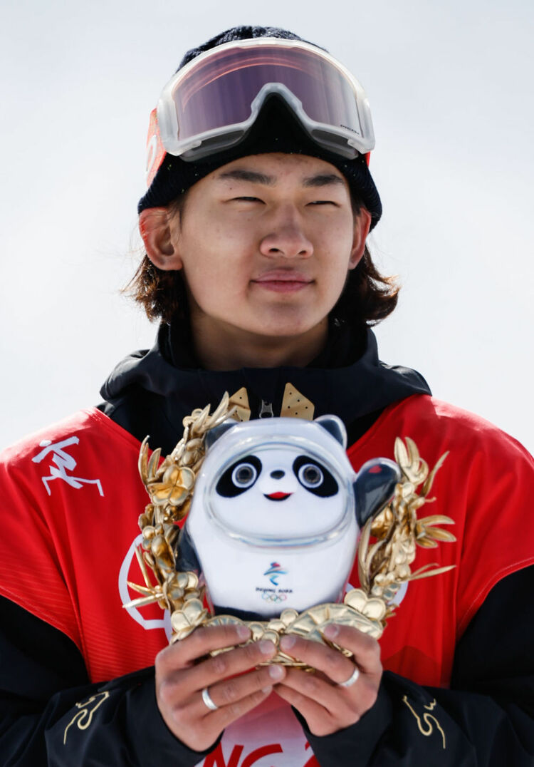 “ແຕ່ລະຄົນໄດ້ຮັບປິ່ງຕຸ່ນຕຸ່ນໂຕໜຶ່ງ” ມາເບິ່ງຜູ້ໄດ້ຮັບຫຼຽນສະແດງຄວາມດີໃຈຢ່າງໃກ້ຊິດກັບ “ປິ່ງຕຸ່ນຕຸ່ນ” ສີຄຳ_fororder_1128354084_16445019780141n