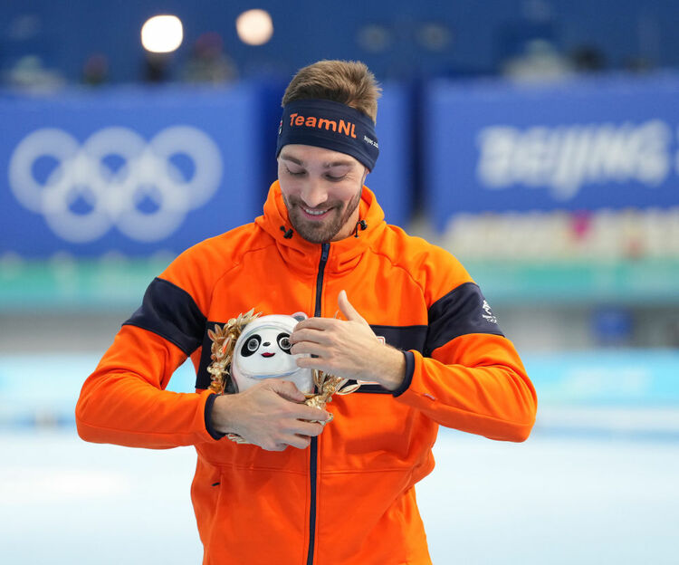 “ແຕ່ລະຄົນໄດ້ຮັບປິ່ງຕຸ່ນຕຸ່ນໂຕໜຶ່ງ” ມາເບິ່ງຜູ້ໄດ້ຮັບຫຼຽນສະແດງຄວາມດີໃຈຢ່າງໃກ້ຊິດກັບ “ປິ່ງຕຸ່ນຕຸ່ນ” ສີຄຳ_fororder_1128354084_16445019780171n