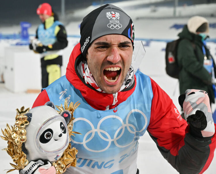 “ແຕ່ລະຄົນໄດ້ຮັບປິ່ງຕຸ່ນຕຸ່ນໂຕໜຶ່ງ” ມາເບິ່ງຜູ້ໄດ້ຮັບຫຼຽນສະແດງຄວາມດີໃຈຢ່າງໃກ້ຊິດກັບ “ປິ່ງຕຸ່ນຕຸ່ນ” ສີຄຳ_fororder_1128354084_16445019780251n