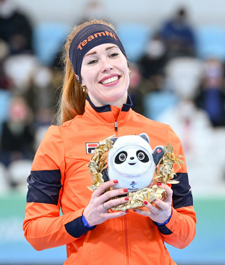 “ແຕ່ລະຄົນໄດ້ຮັບປິ່ງຕຸ່ນຕຸ່ນໂຕໜຶ່ງ” ມາເບິ່ງຜູ້ໄດ້ຮັບຫຼຽນສະແດງຄວາມດີໃຈຢ່າງໃກ້ຊິດກັບ “ປິ່ງຕຸ່ນຕຸ່ນ” ສີຄຳ_fororder_1128354084_16445019780151n