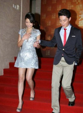 霍建华活动后火速离场 避谈与林心如恋情