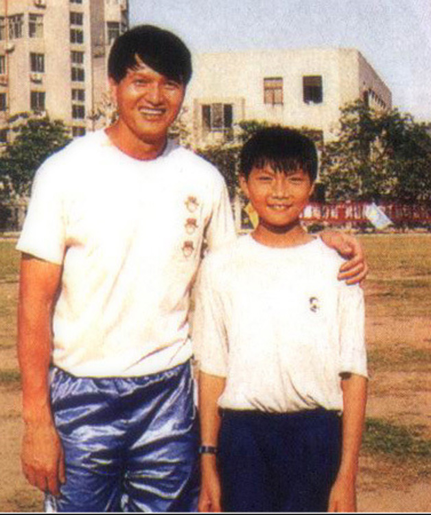 都认识吗?CBA球员儿时照片大派送 1将帝王梦