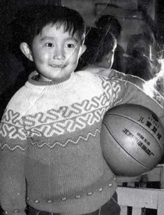 都认识吗?CBA球员儿时照片大派送 1将帝王梦