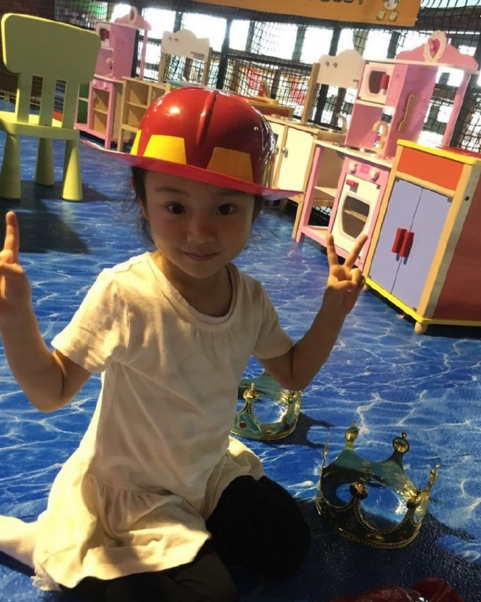 儿童节各种晒：有娃的晒娃，没娃的就晒童年照_娱乐_腾讯网