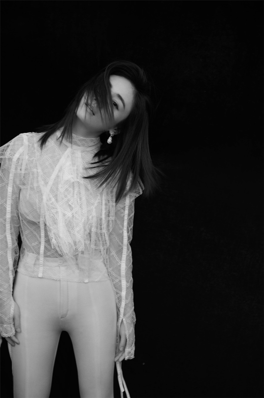 刘芸生日写真曝光 时尚洒脱率性真我(图)