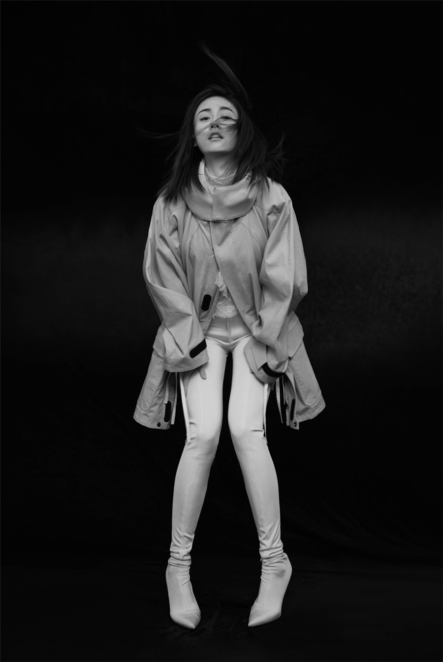 刘芸生日写真曝光时尚洒脱率性真我图