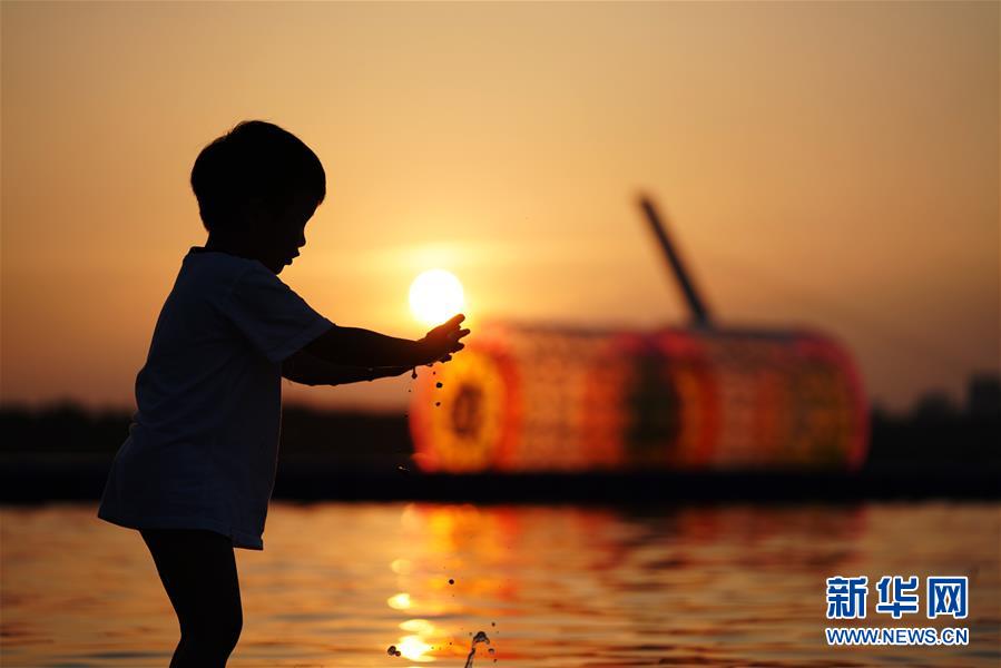 哈尔滨：松花江畔觅清凉