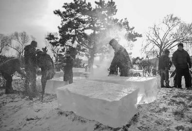 【社會民生（圖）】南湖公園的雪雕、冰雕已經開工