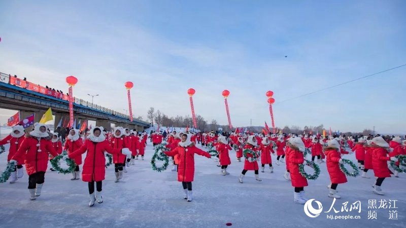 “中国·加格达奇第十届北极熊国际冬泳邀请赛”在大兴安岭开赛