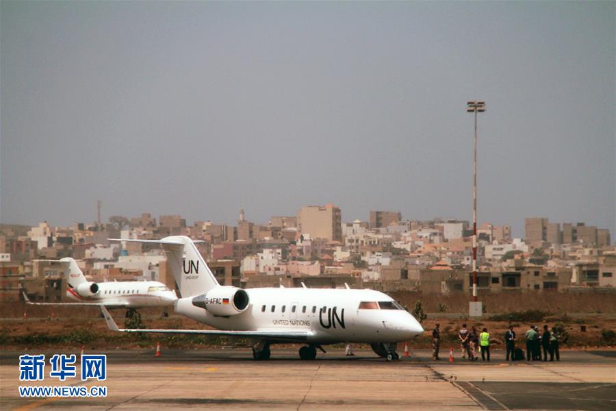 马里维和部队遇袭事件中一名中国伤员抵达达喀尔组图