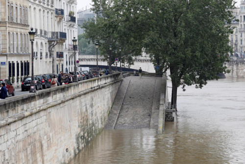欧洲北部豪雨成灾 德国4人死亡巴黎塞纳河溃堤