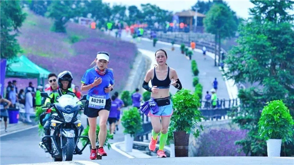 【湖北】【CRI原創】2019湖北巴東國際半程馬拉松8月11日激情開跑