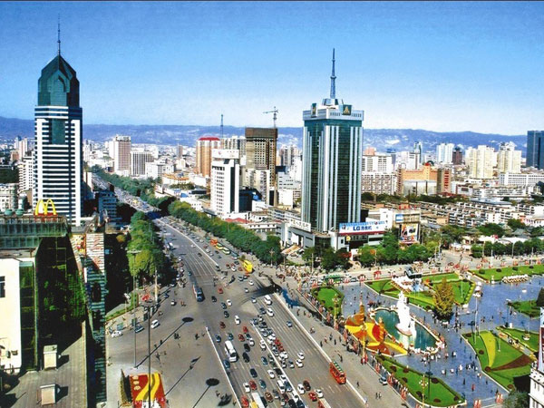 16 山西太原市,现代化工业城市太原是山西省的省会,濒临汾河,三面环山