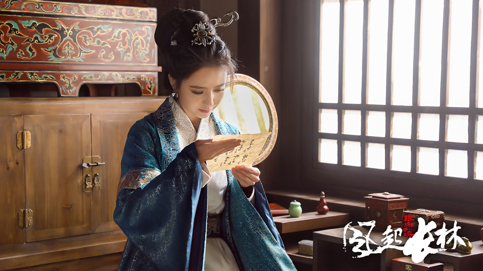 图片默认标题_fororder_佟丽娅英气与温婉并存