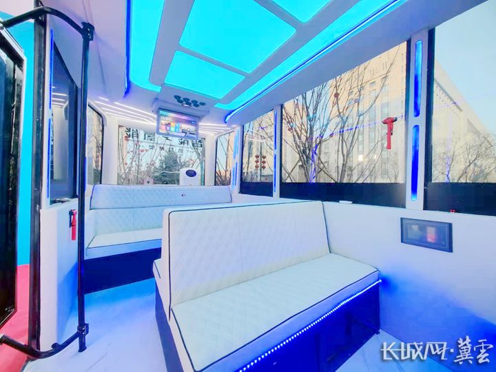 长城播报 直通冬奥｜服务崇礼的小巴车藏着哪些“黑科技”？