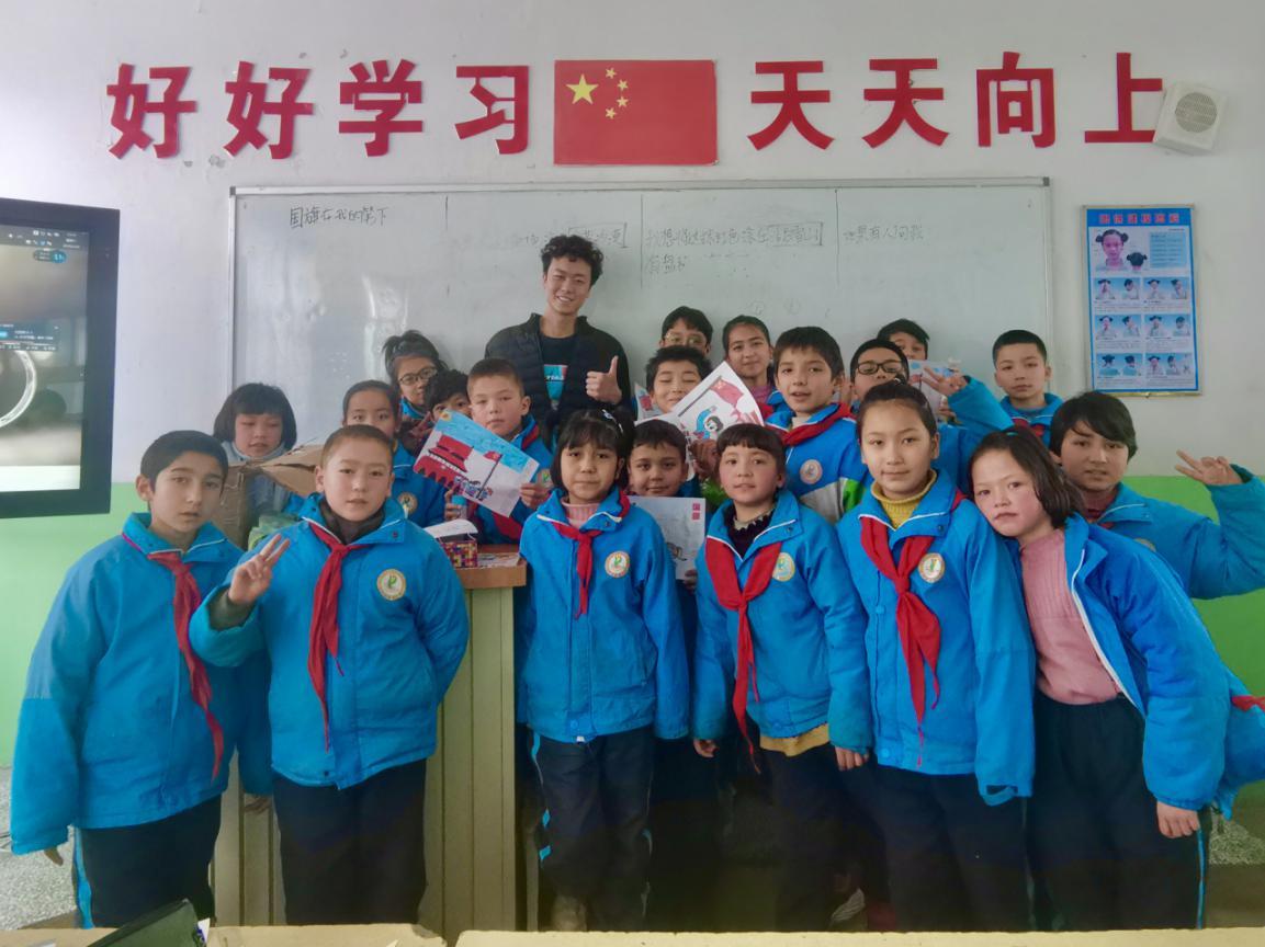 香港青年说：人心齐了 香港的未来会更好