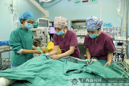 【热门文章】解“分身”危机 广西成功实施第二例连体婴分离术