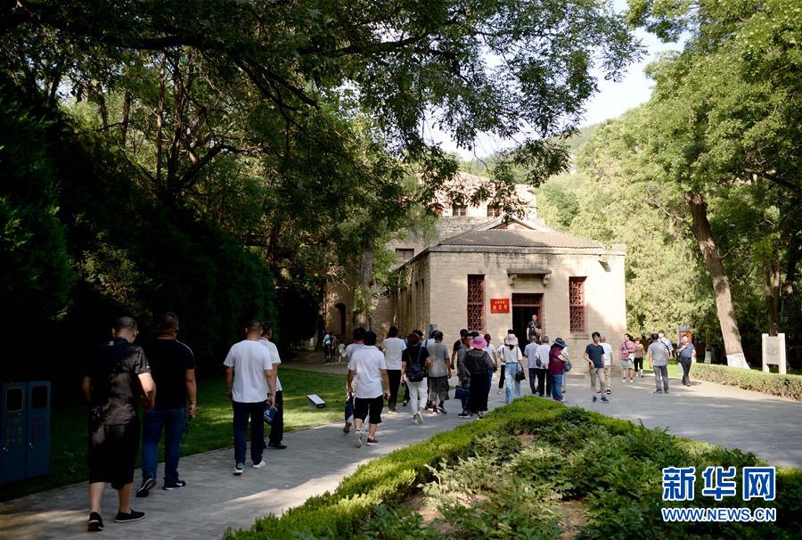 圣地延安红色旅游热