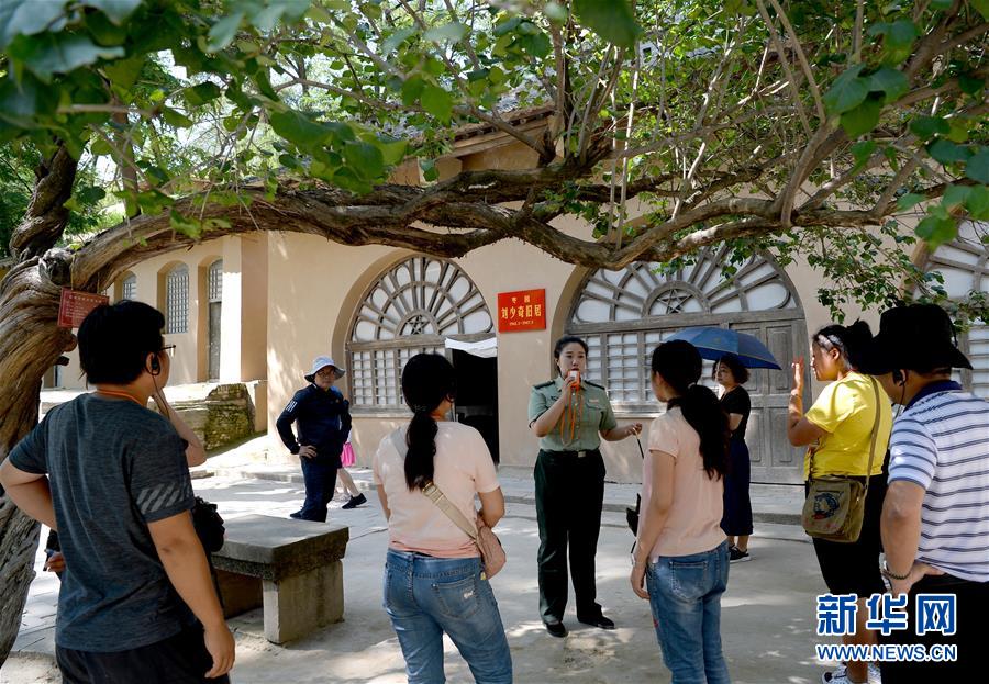 圣地延安红色旅游热