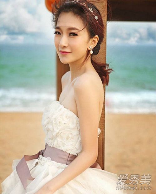 赵本山女弟子金玫玫性感私照 金玫玫个人资料背景微博