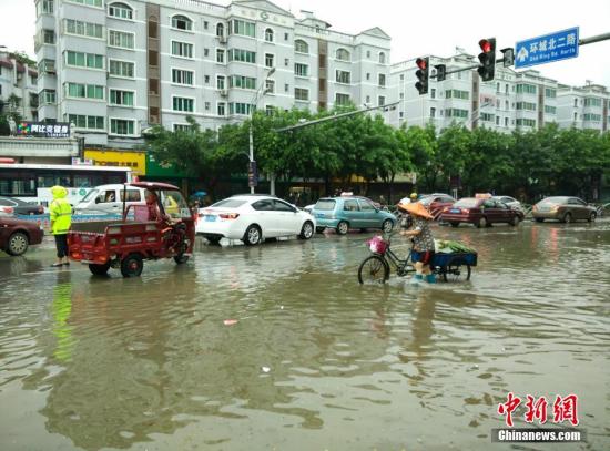 强降雨已致南方9省份160万人受灾 多地仍有大或暴雨