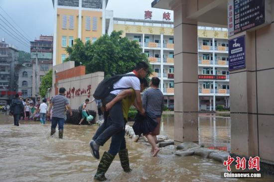 强降雨已致南方9省份160万人受灾 多地仍有大或暴雨