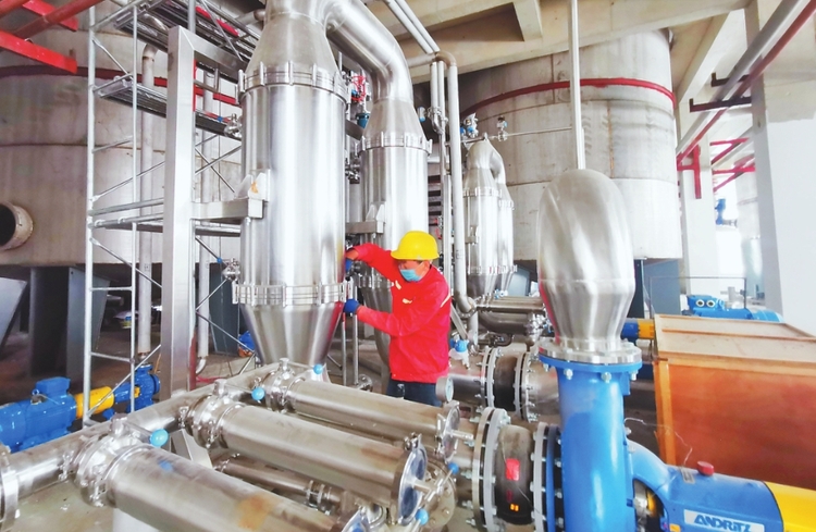 肇东市生物发酵产业园项目 设备安装有序推进