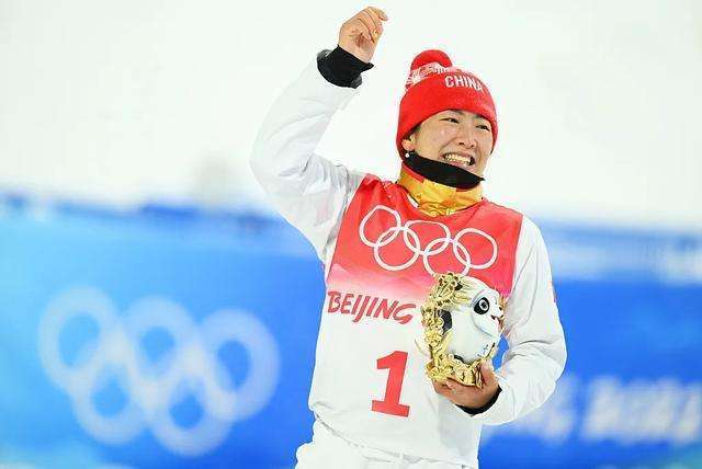 ນາງ​ຊວີ​ເມີ້ງ​ທາວ ຊີງ​ໄດ້ຫຼຽນ​ຄຳຫຼຽນ​ທີ 5 ​ໃຫ້​ກັບ​ຈີນ​ໃນ​ງານ​ກິ​ລາ​ໂອ​ລິມ​ປິກ​ລະ​ດູ​ໜາວ​ປັກ​ກິ່ງ_fororder_微信图片_20220215162746