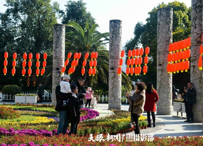 원소절을 맞은 귀양의 명절 분위기_fororder_rBABCmIK91-AUufJAAAAAAAAAAA397.3000x2161.750x541