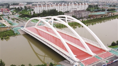 （帶圖）南京外秦淮河新添一座特色拱橋
