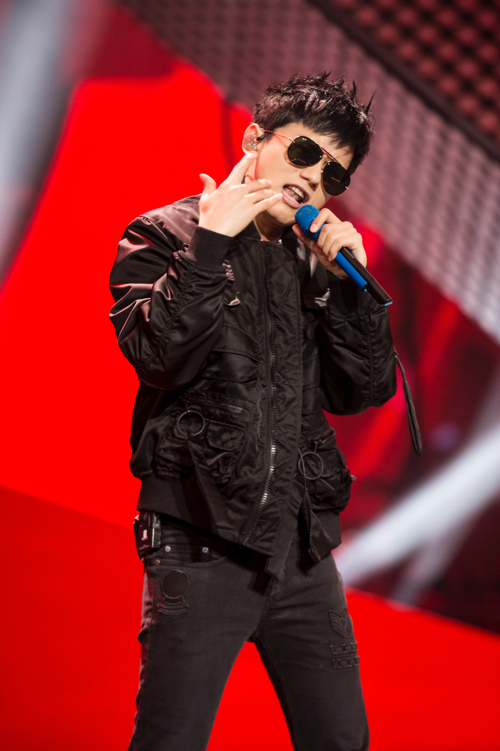 张杰《天籁之战》不惧争议再唱川味rap(图)