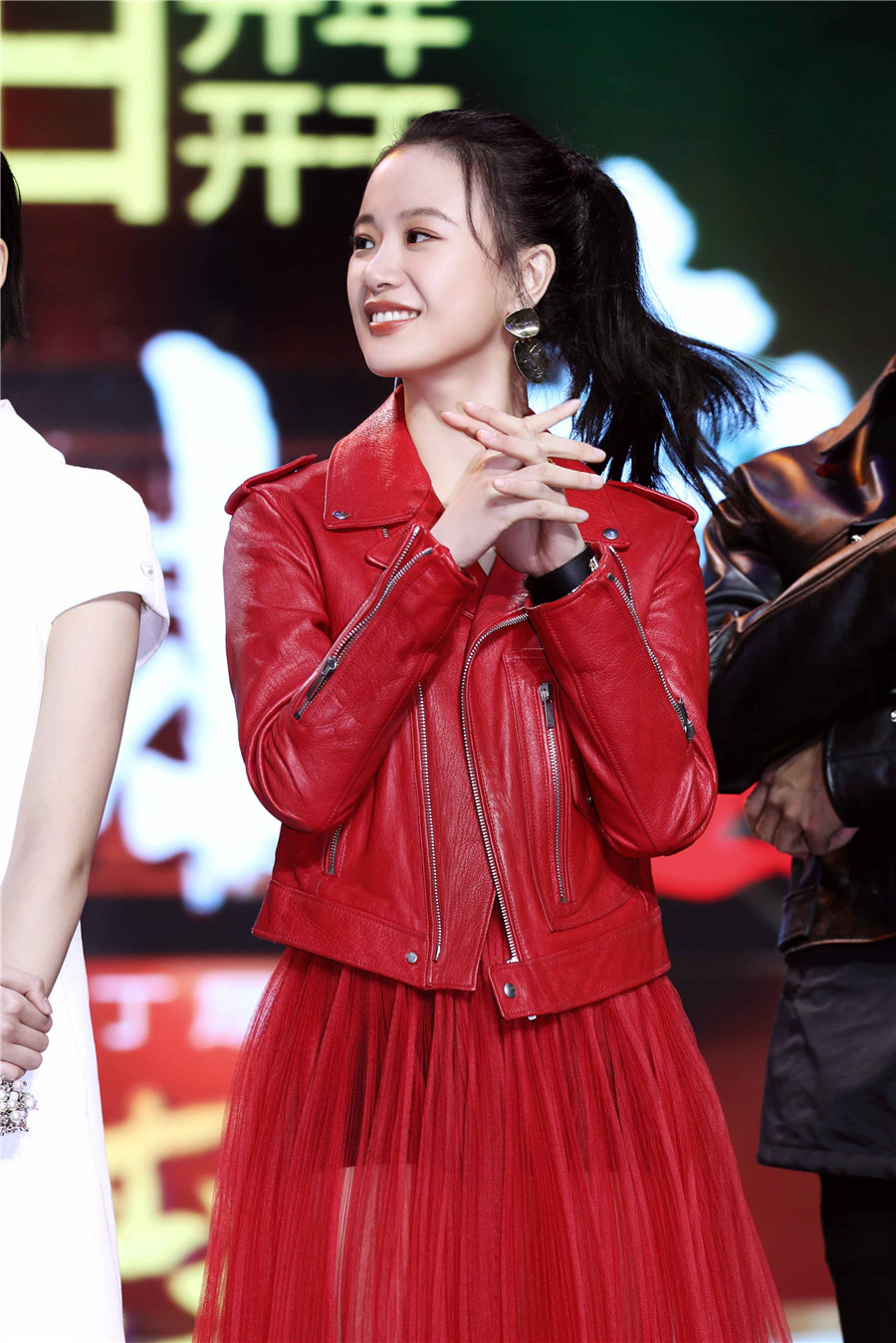 李梦亮相英雄本色发布会搭档王凯演绎亡命鸳鸯