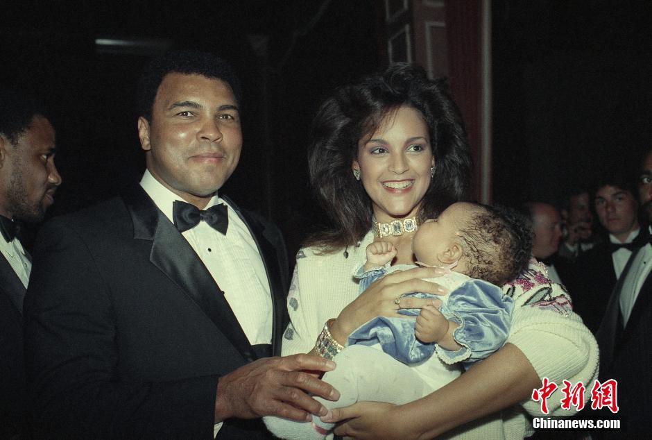 74岁拳王阿里因病去世书写传奇一生