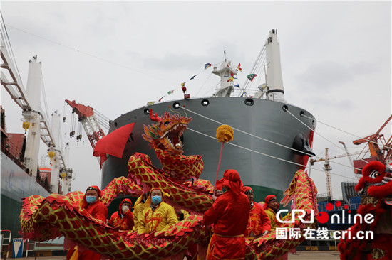 中波轮船公司世界载重吨位最大多用途重吊船投运_fororder_3