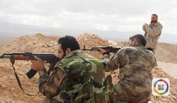 叙政府军首次攻入“伊斯兰国”老巢拉卡 IS四面楚歌