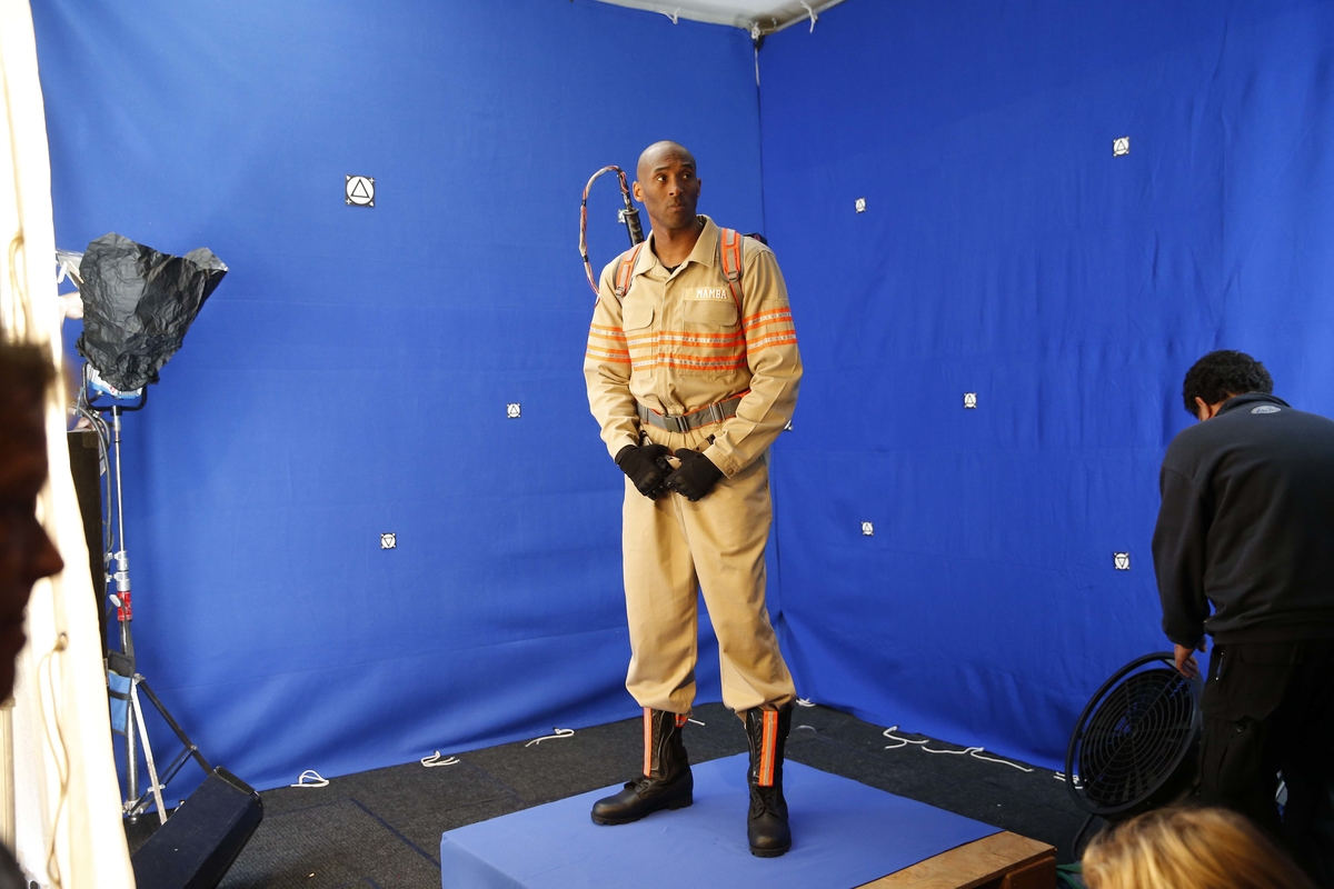 科比公司内部写真曝光 挂大幅黑曼巴海报