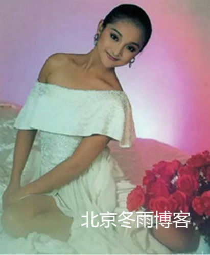 周迅22年前清纯旧照曝光 16岁就成挂历模特