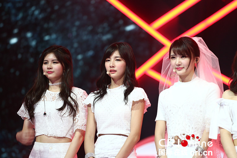 SNH48电音美腿征服鸟叔