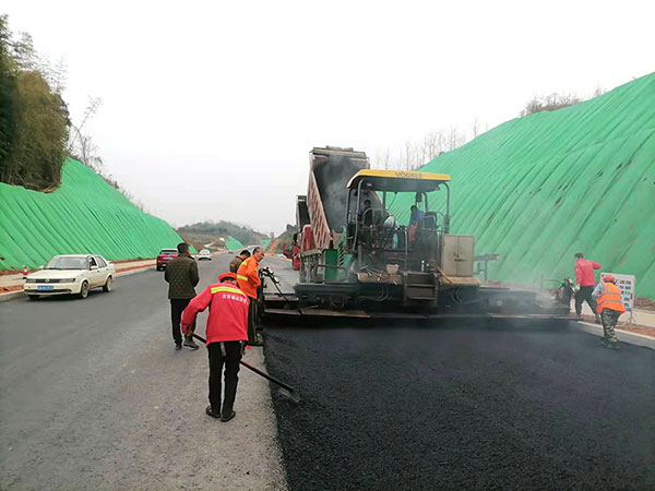 自贡自流井：树新风强担当 优环境促发展_fororder_基础设施加快建设