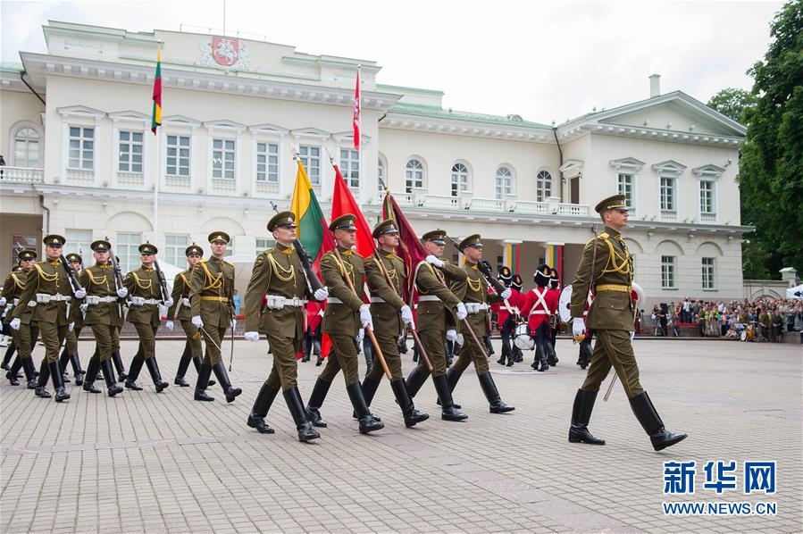 立陶宛庆祝“建国日”