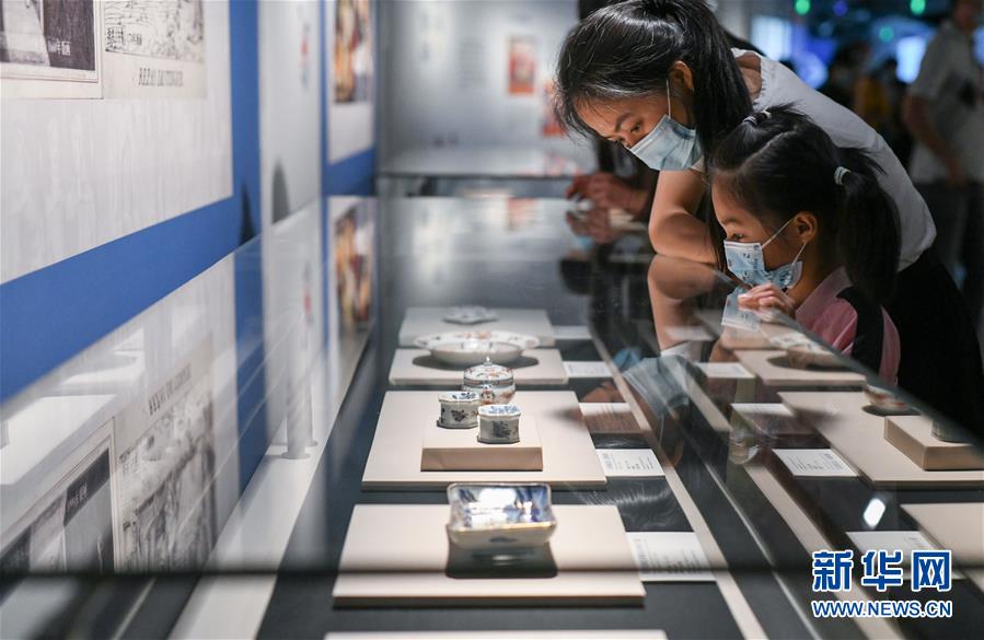 成都：清代中日伊萬里瓷器特展開展