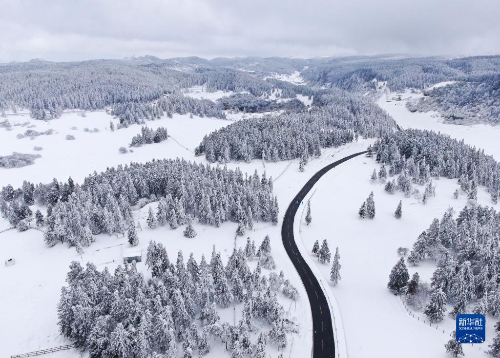 重庆武隆：“冰雪世界”引客来
