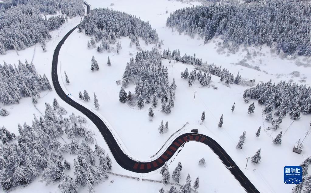 重庆武隆：“冰雪世界”引客来