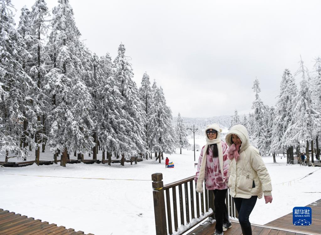 【城市远洋】重庆武隆：“冰雪世界”引客来