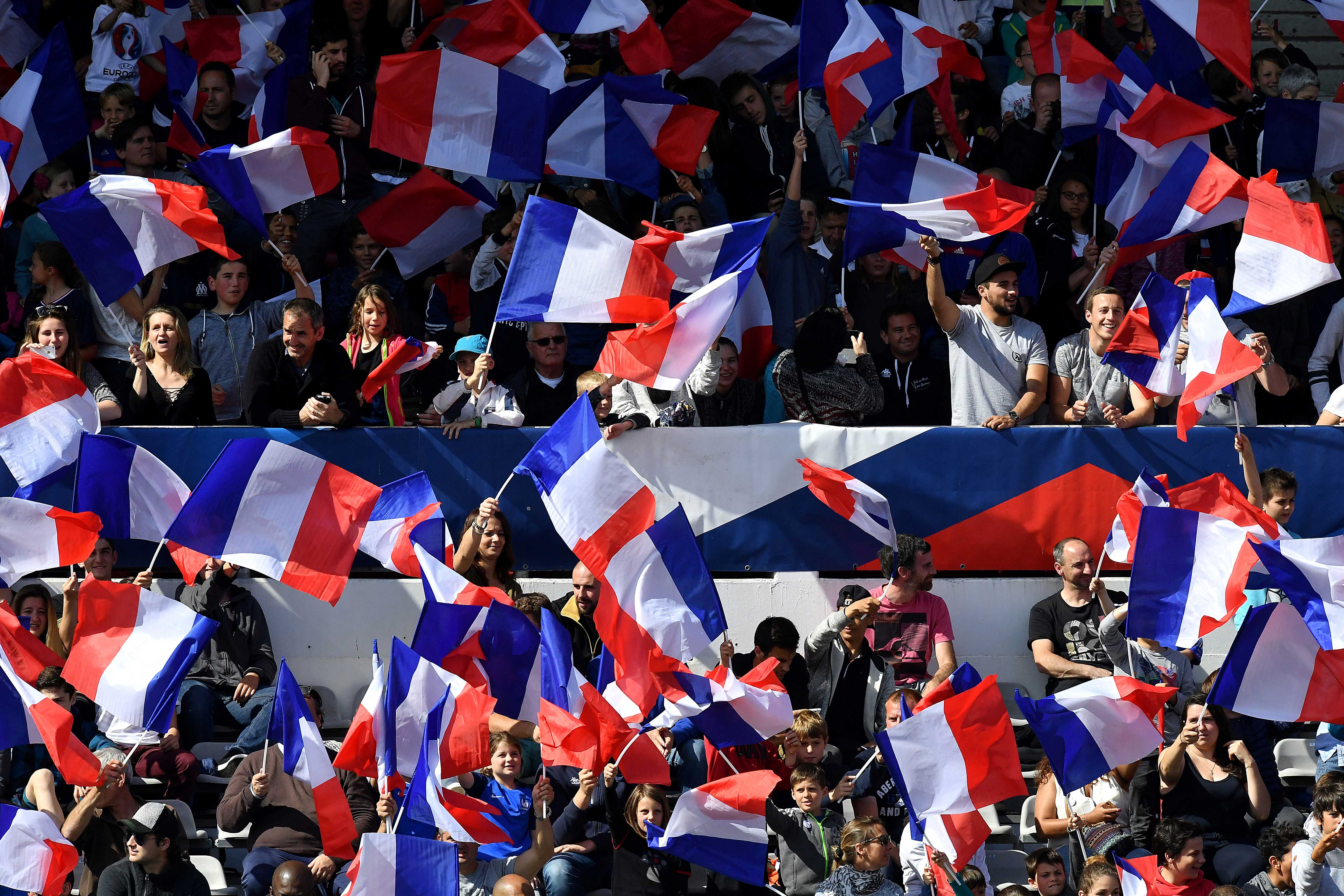 法国陷王朝到堕落死循环 谁来解开这道难题? 法国陷王朝到堕落死循环 谁来解开这道难题?