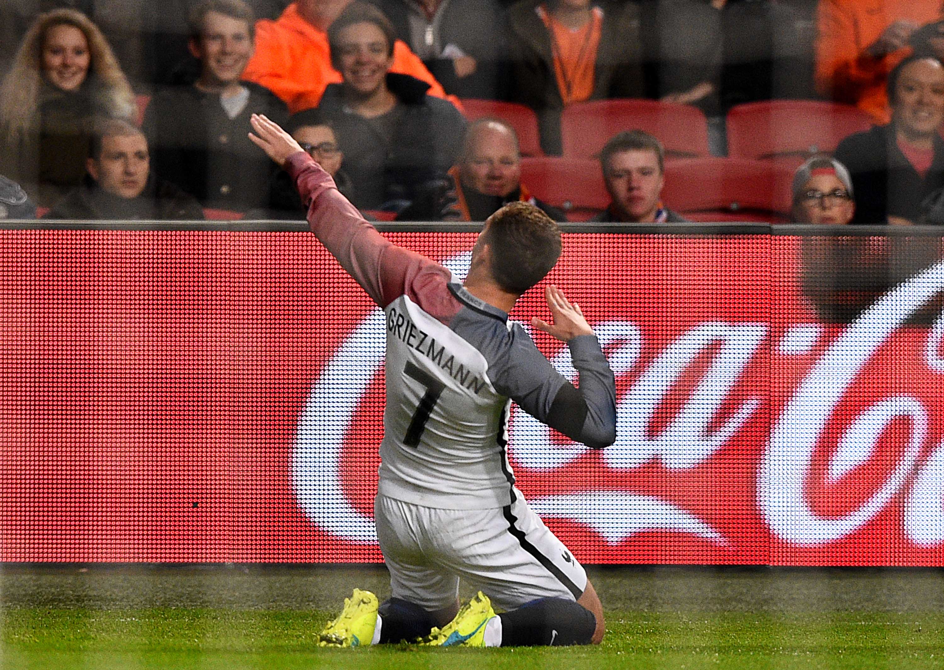 法国陷王朝到堕落死循环 谁来解开这道难题? 法国陷王朝到堕落死循环 谁来解开这道难题?